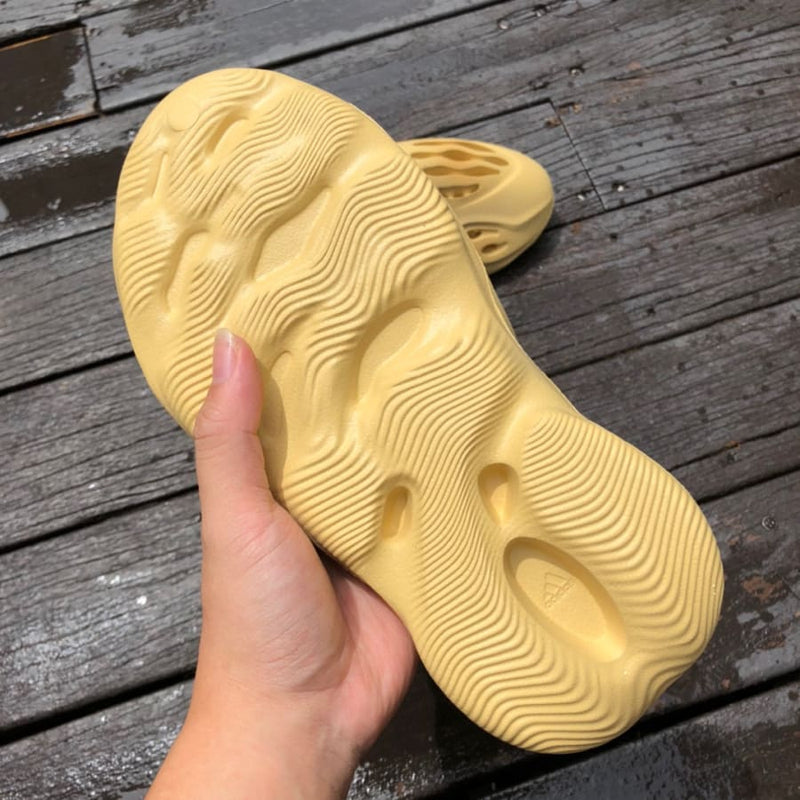 Adidas Yeezy Foam RNR Desert Sand