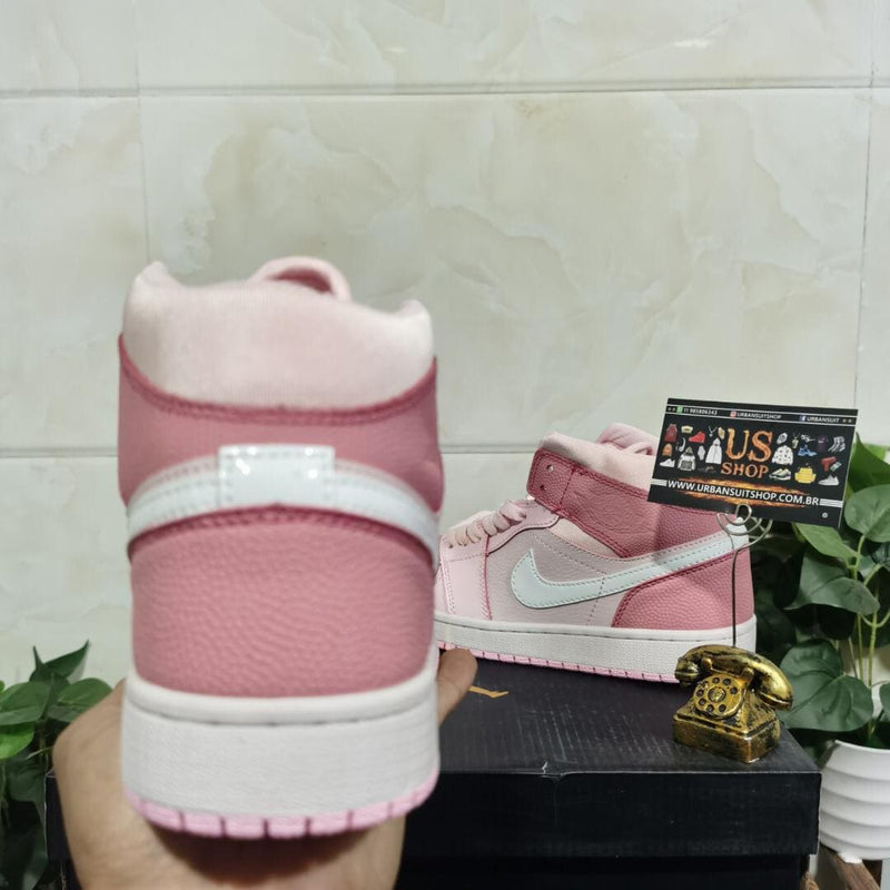 Air Jordan 1 Mid Digital Pink