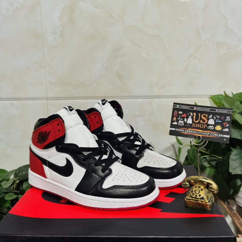 Air Jordan 1 Retro Black Toe