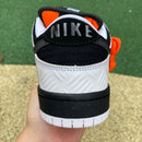 Nike SB Dunk Low TIGHTBOOTH