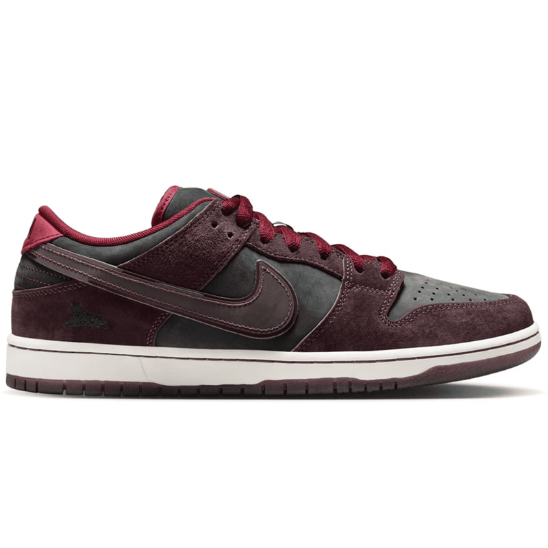 Nike SB Dunk Low Riot Skateshop