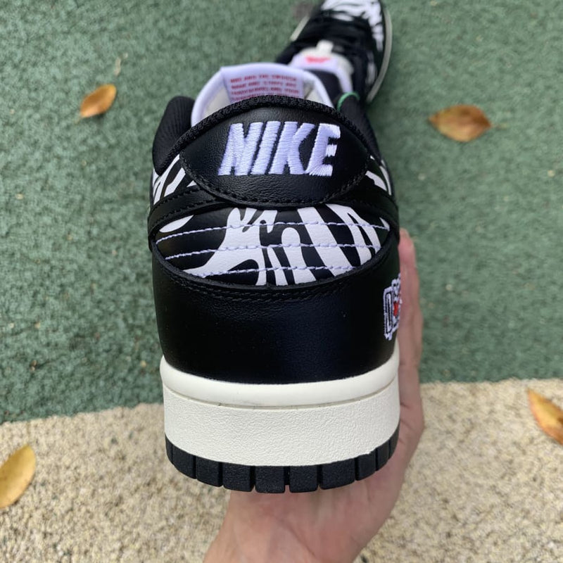 Nike SB Dunk Low Quartersnacks Zebra