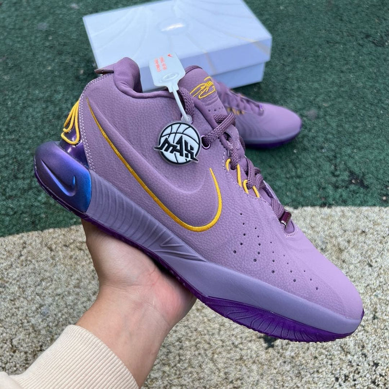 Nike LeBron 21 Purple Rain