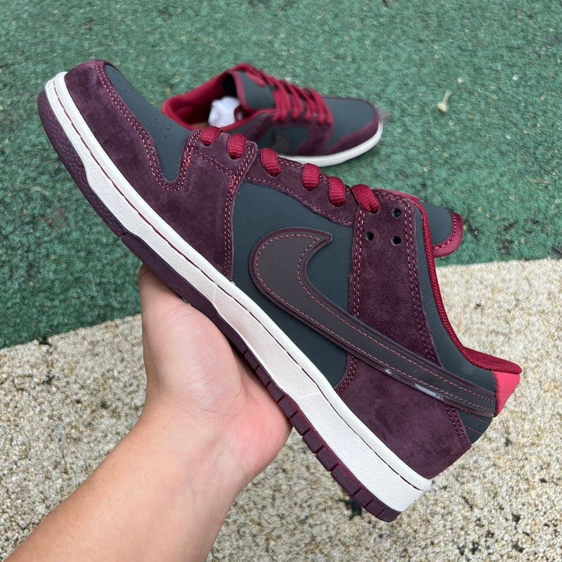 Nike SB Dunk Low Riot Skateshop