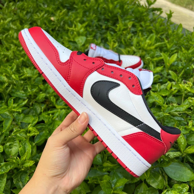 Air Jordan 1 Low Chicago