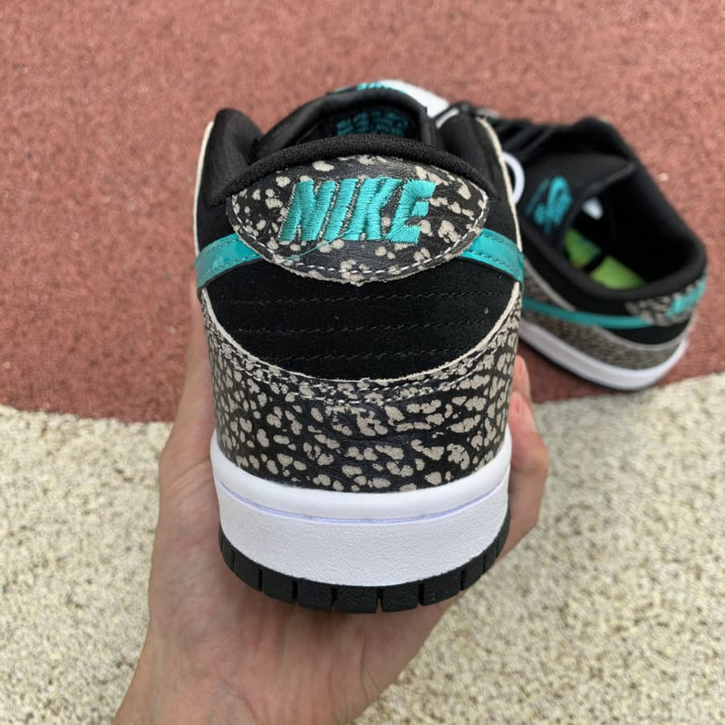 Nike SB Dunk Low atmos Elephant