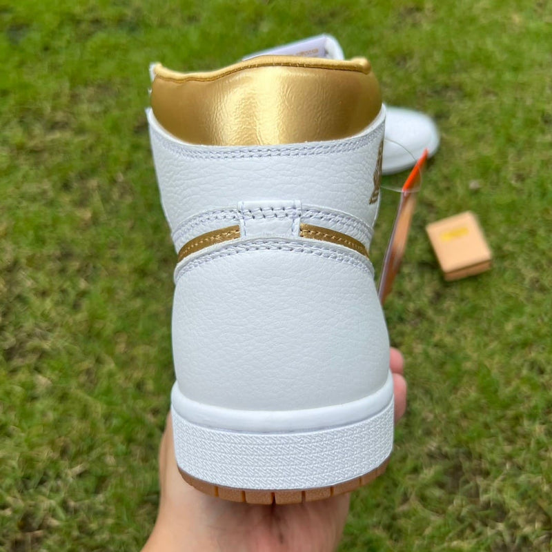 Air Jordan 1 Retro High Metallic Gold