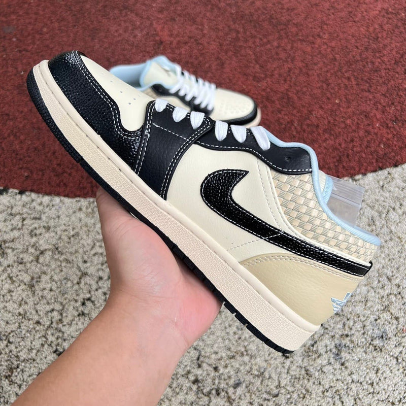 Air Jordan 1 Low SE Coconut Milk Black Muslin