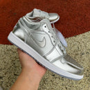 Air Jordan 1 Low SE Metallic Silver