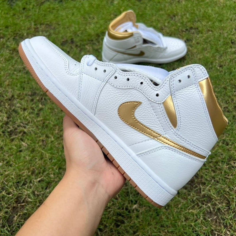 Air Jordan 1 Retro High Metallic Gold