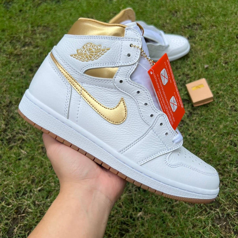 Air Jordan 1 Retro High Metallic Gold