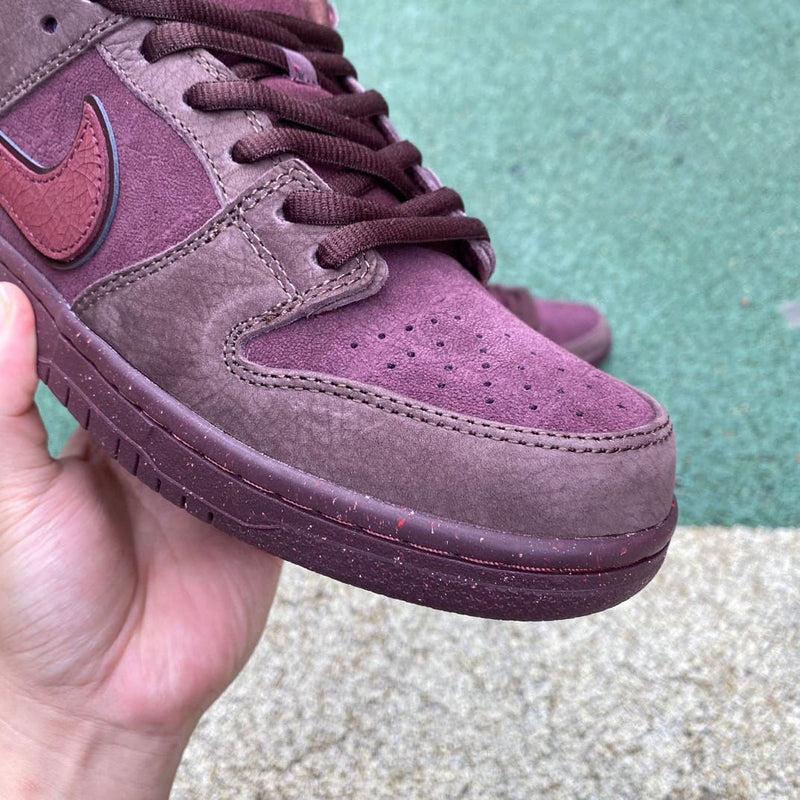 Nike SB Dunk Low City of Love Burgundy Crush