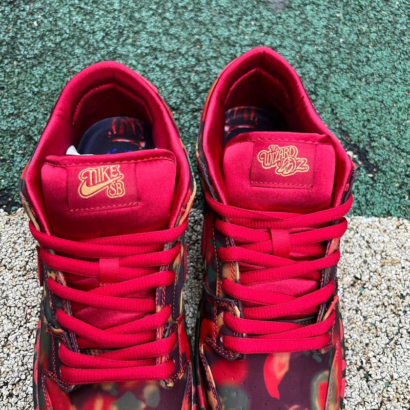 Nike SB Dunk Low The Wizard of Oz Poppy Field