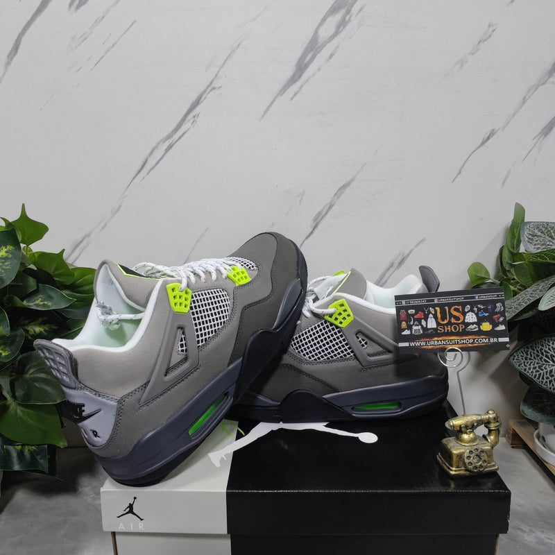 Air Jordan 4 Retro SE 95 Neon