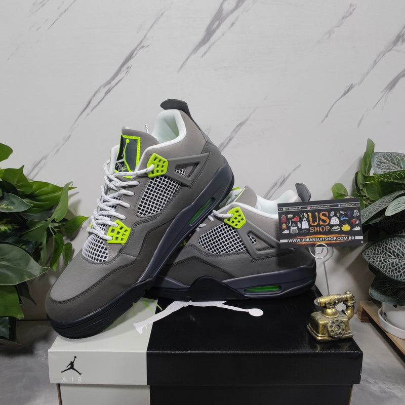 Air Jordan 4 Retro SE 95 Neon