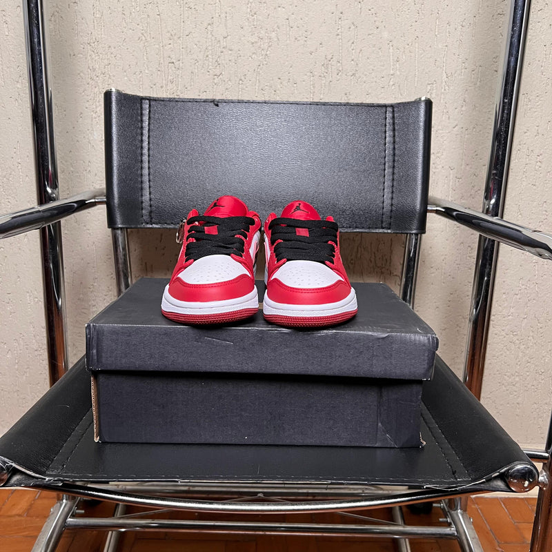 Air Jordan 1 Low Bulls