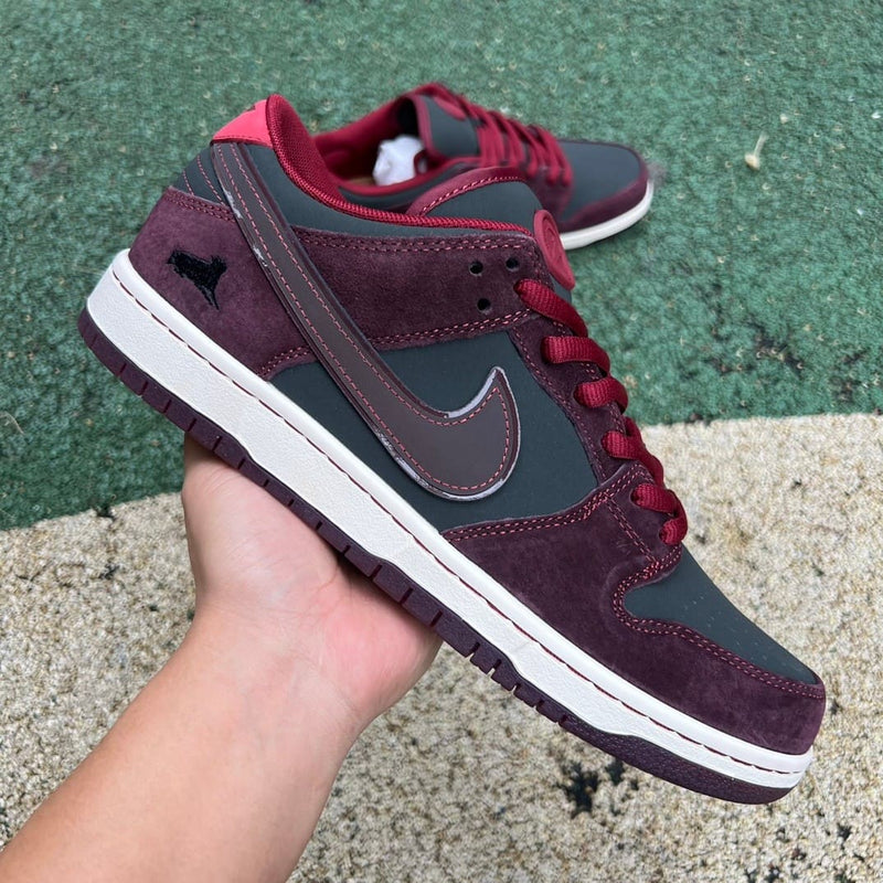 Nike SB Dunk Low Riot Skateshop