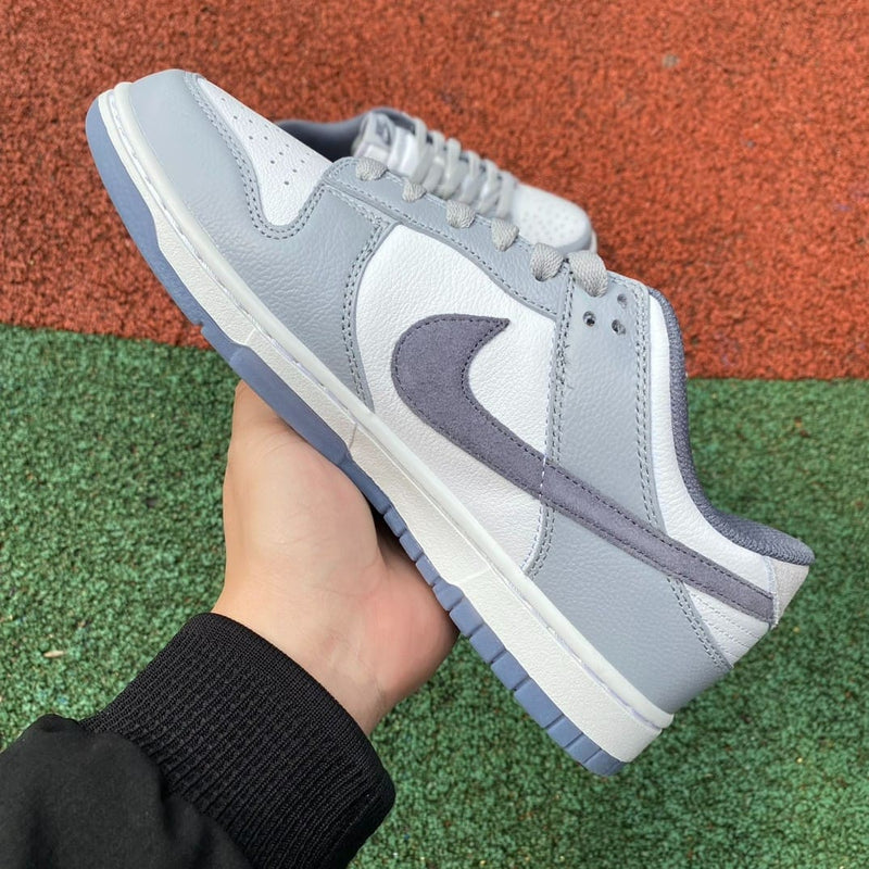 Nike Dunk Low SE Light Carbon