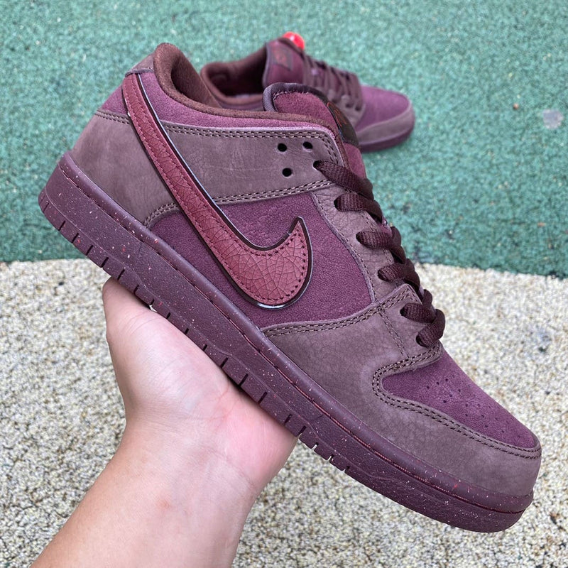 Nike SB Dunk Low City of Love Burgundy Crush