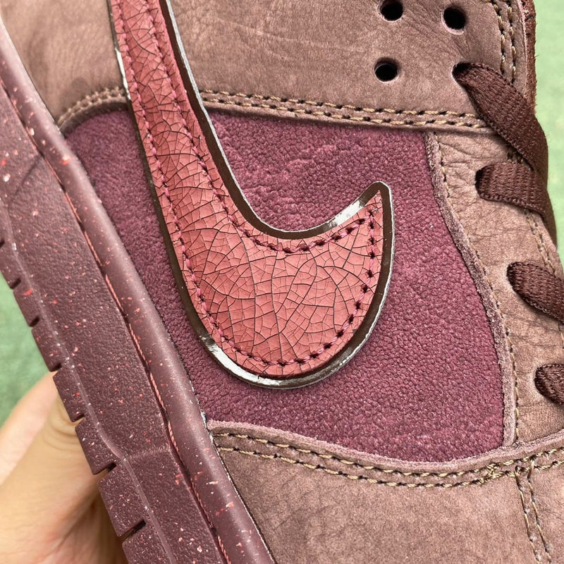 Nike SB Dunk Low City of Love Burgundy Crush