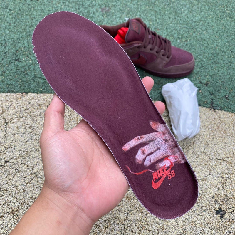 Nike SB Dunk Low City of Love Burgundy Crush