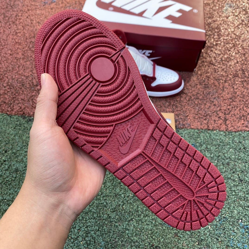 Air Jordan 1 Retro High Artisanal Team Red