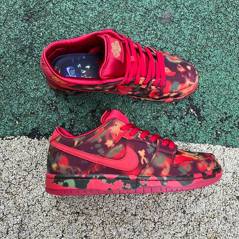 Nike SB Dunk Low The Wizard of Oz Poppy Field