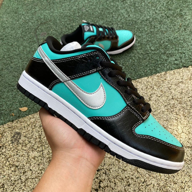 Nike SB Dunk Low Diamond Supply Co.