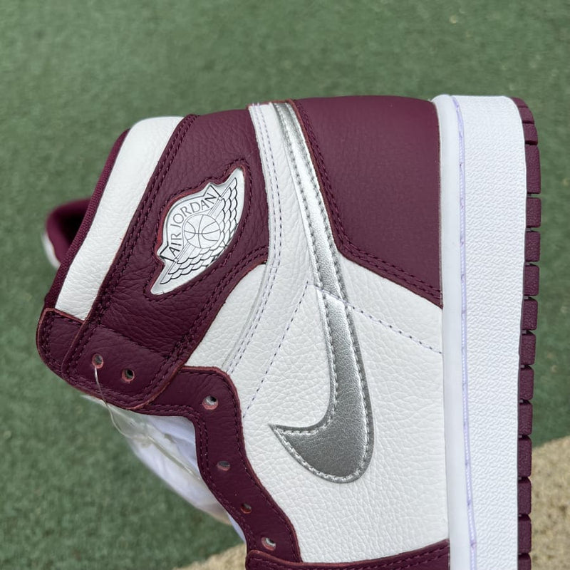 Air Jordan 1 Retro High Bordeaux