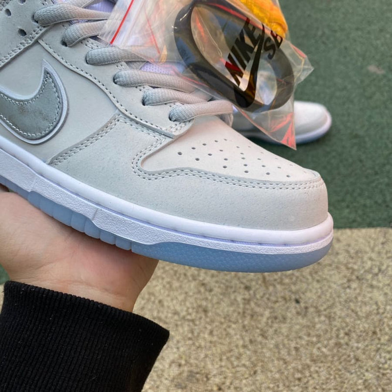 Nike SB Dunk Low White Lobster