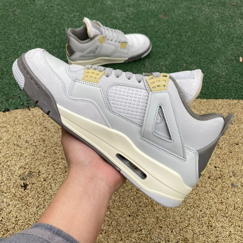 Air Jordan 4 Retro SE Craft Photon Dust