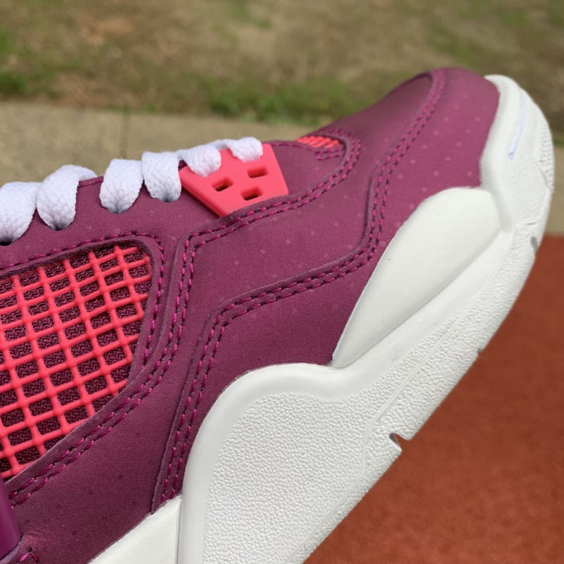 Air Jordan 4 Retro Valentine's Day