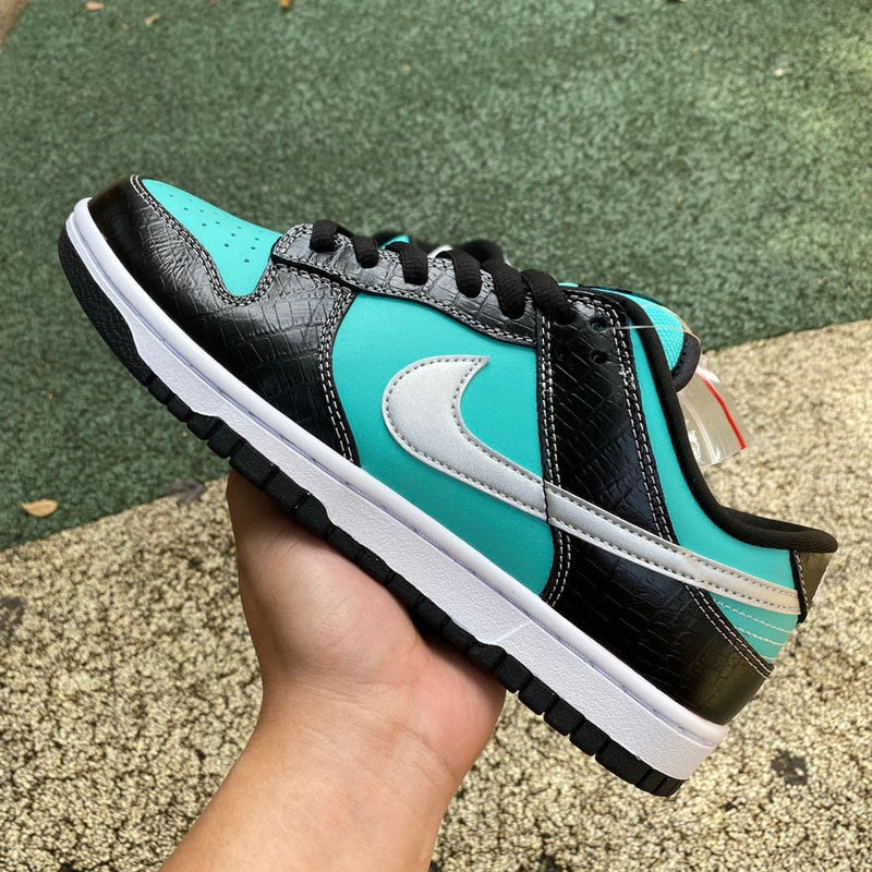 Nike SB Dunk Low Diamond Supply Co.