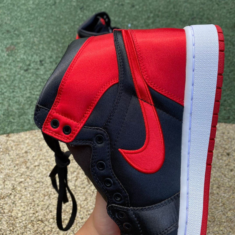 Air Jordan 1 Retro High Satin Bred