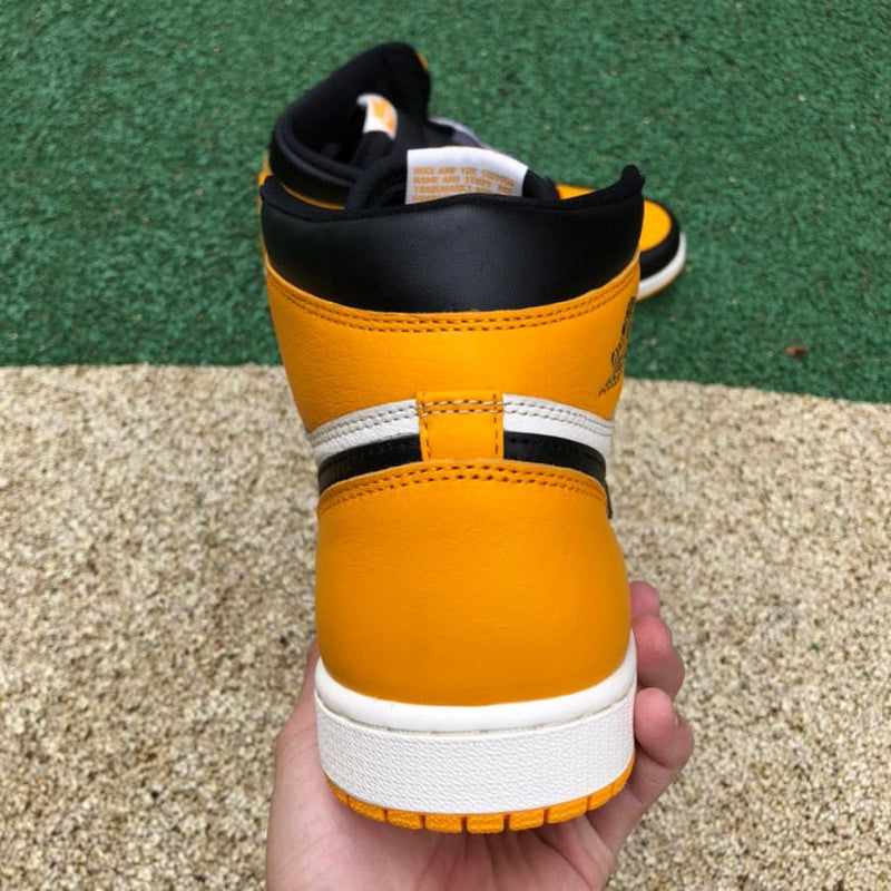 Air Jordan 1 Retro High Taxi