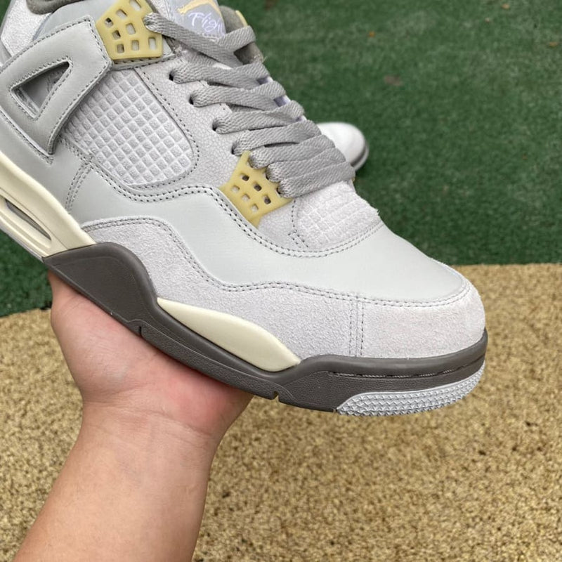 Air Jordan 4 Retro SE Craft Photon Dust