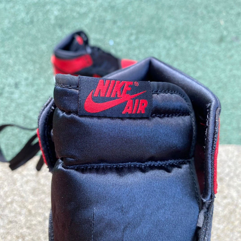 Air Jordan 1 Retro High Satin Bred