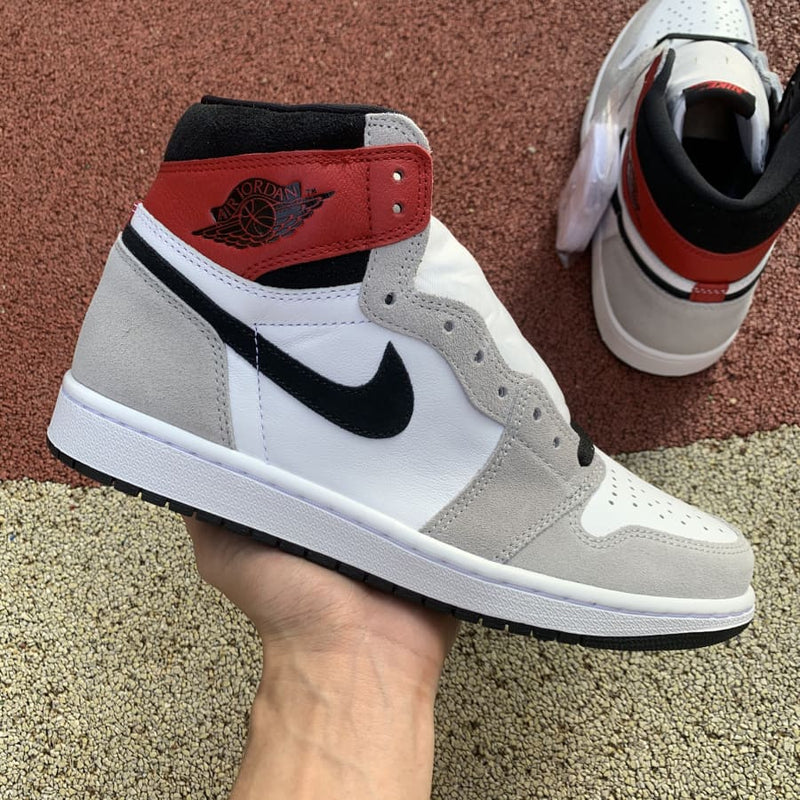 Air Jordan 1 Retro High Light Smoke Grey