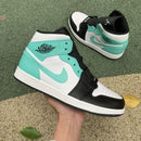 Air Jordan 1 Mid Tropical Twist "Igloo"