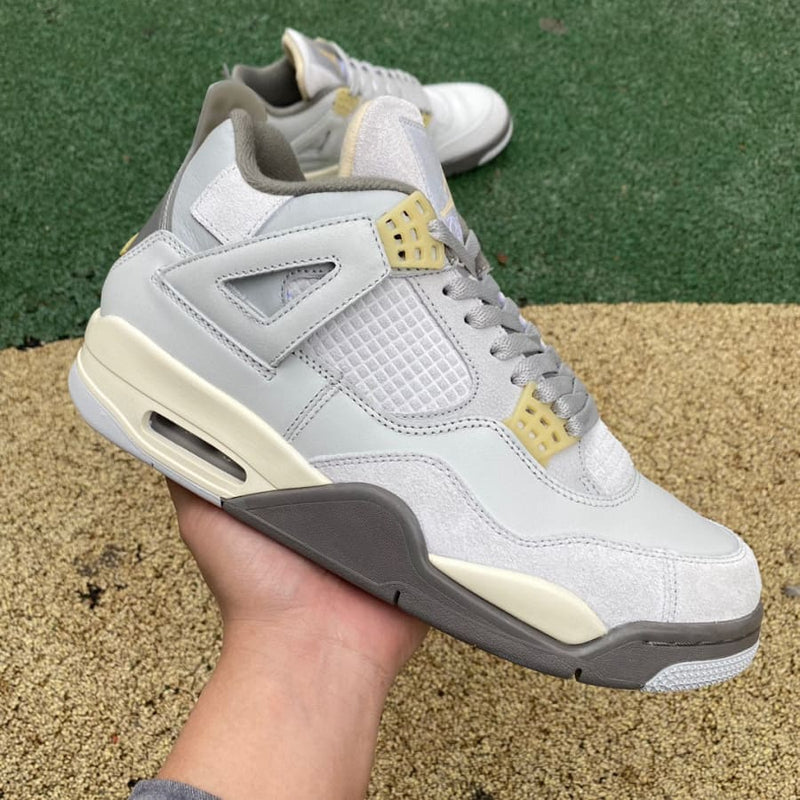 Air Jordan 4 Retro SE Craft Photon Dust