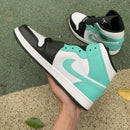 Air Jordan 1 Mid Tropical Twist "Igloo"