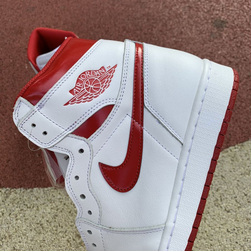 Air Jordan 1 Retro Metallic Red