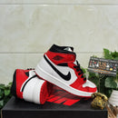 Air Jordan 1 Mid Chicago