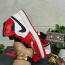 Air Jordan 1 Mid Chicago