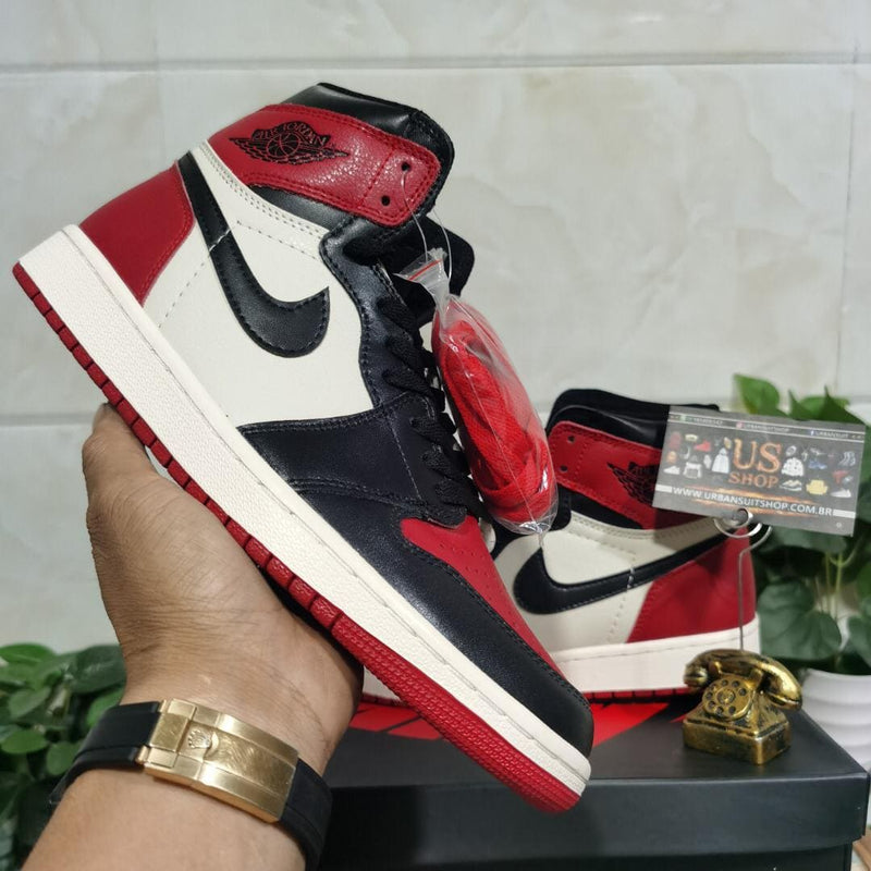 Air Jordan 1 Retro High Bred Toe