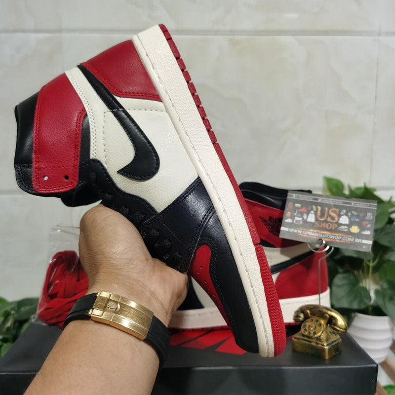 Air Jordan 1 Retro High Bred Toe