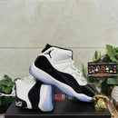 Air Jordan 11 Retro Concord