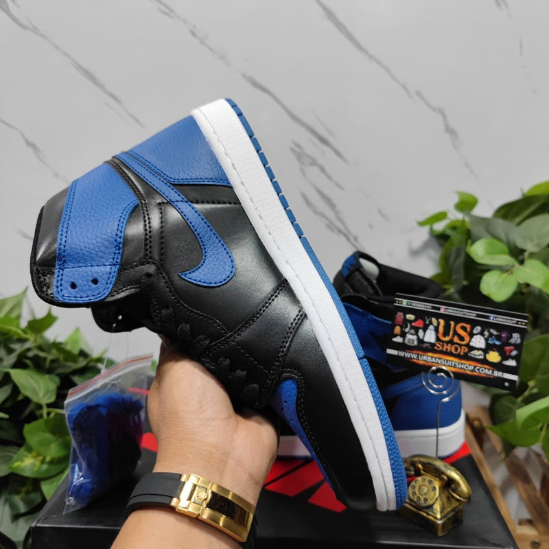 Air Jordan 1 Retro Royal