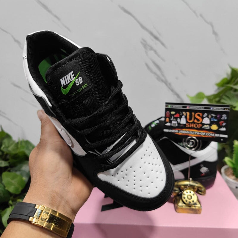 Nike SB Dunk Low Staple Panda Pigeon