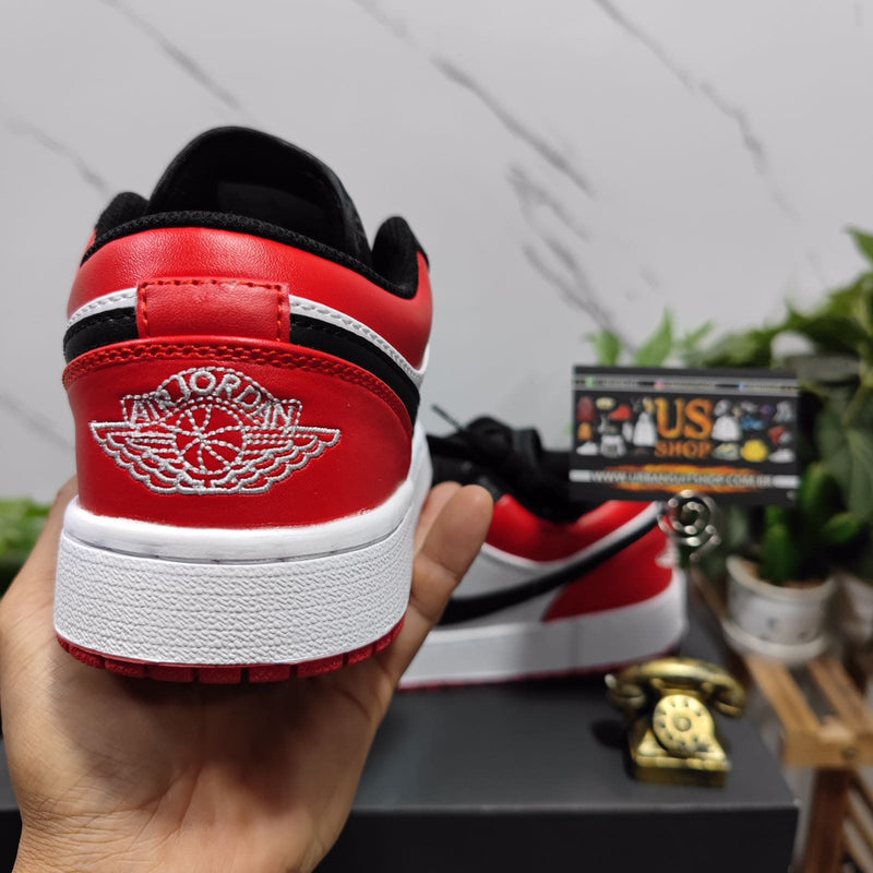 Air Jordan 1 Low Bred Toe